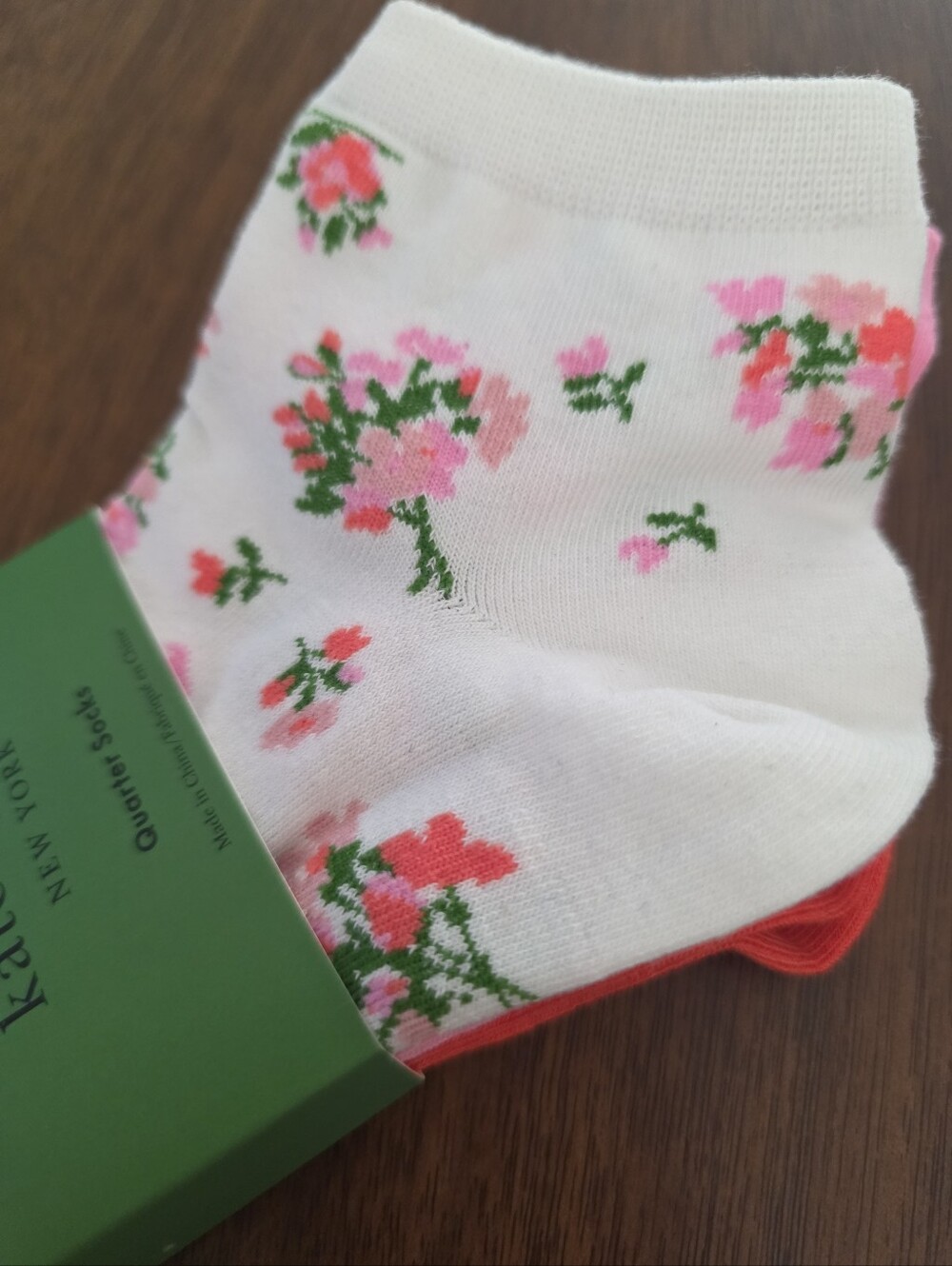 Kate Spade Pack of 3 Quarter Ankle Socks Floral Cream Pink Orange NWT - Picture 5 of 6